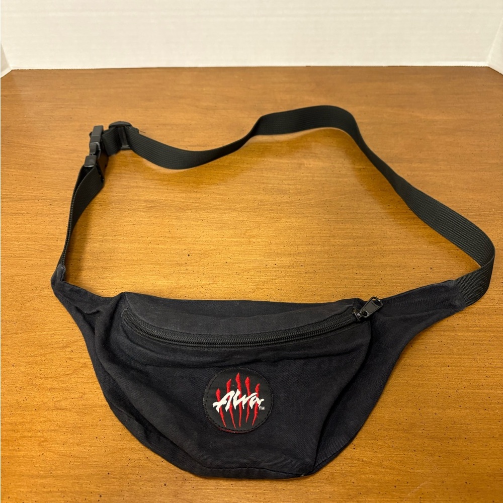 Alva vintage skateboarding fanny pack waist crossbody bag used pre owned